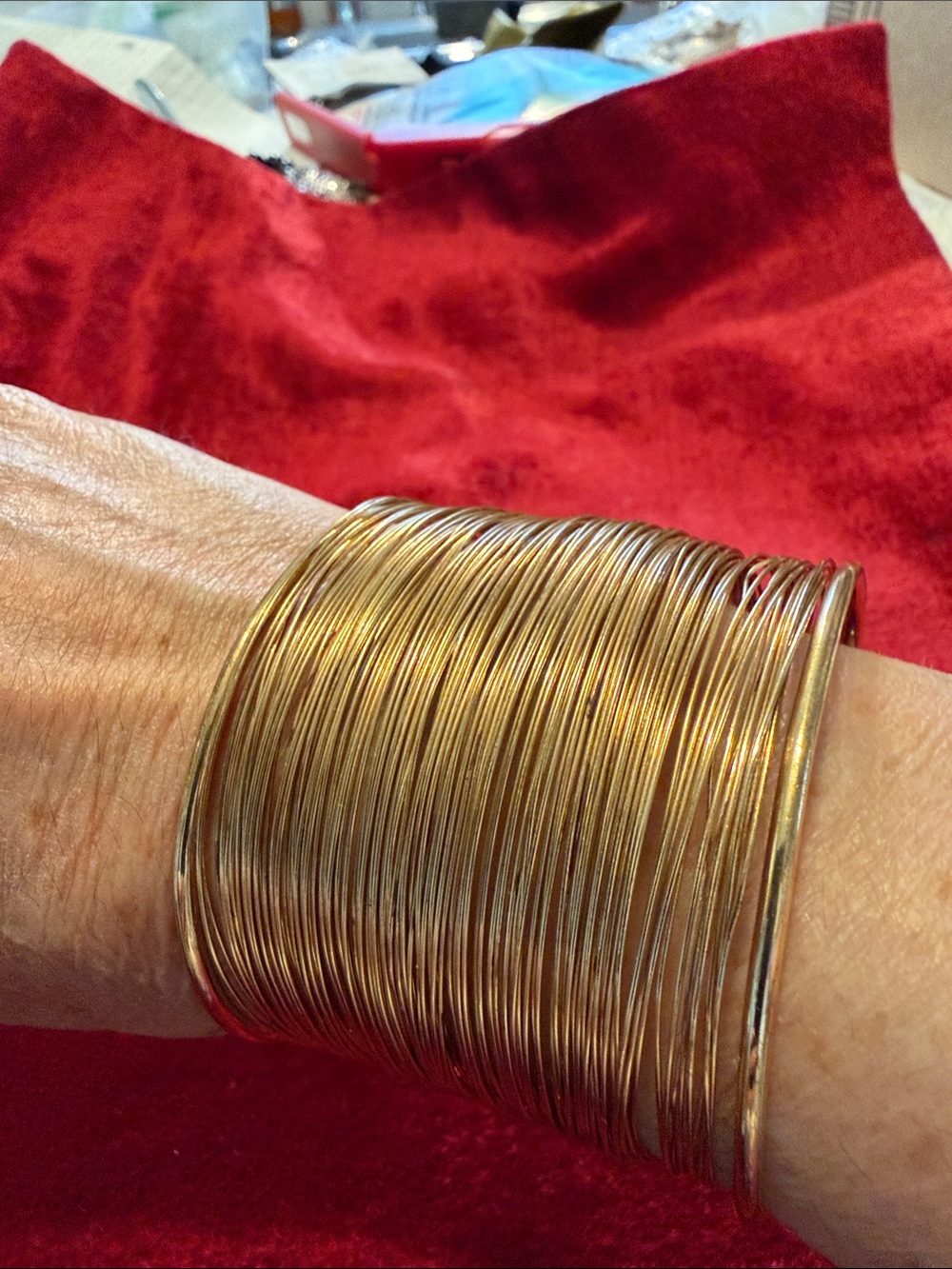 Vintage Gold Tone Multi-Stack Wire Bangle Bracelet bendable fits me size 7
